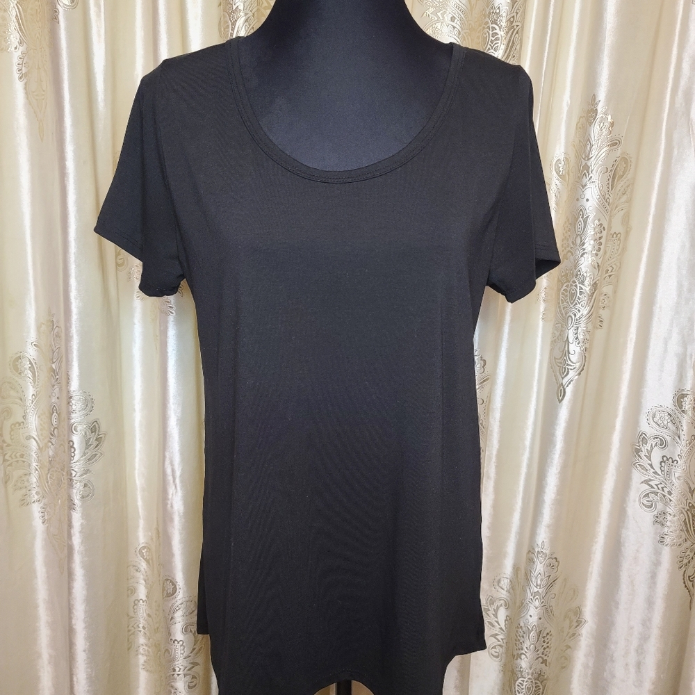 Black lularoe shirt